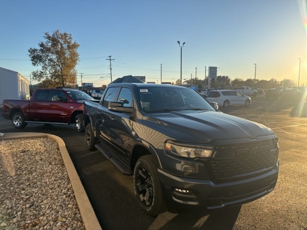 New 2026 Ram 1500 BIG HORN CREW CAB 4X4 5'7 BOX Pickup