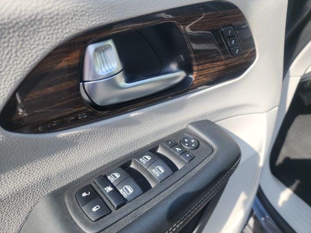 2023 Chrysler Pacifica Limited - Photo 10