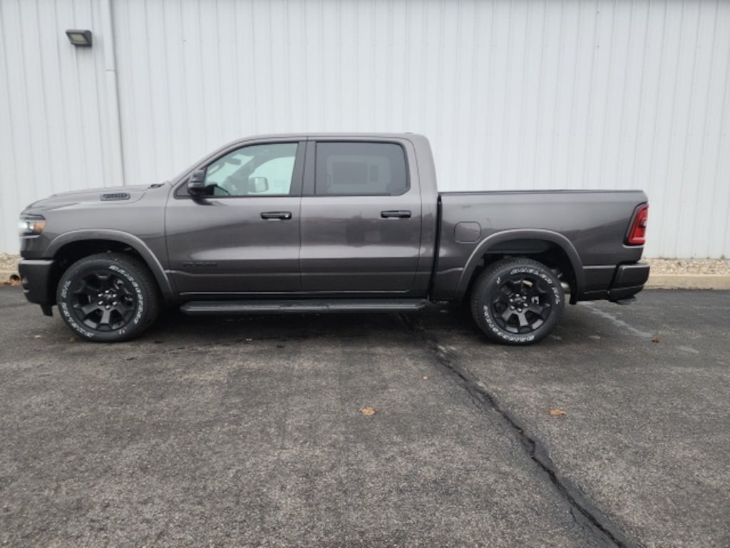 New 2026 Ram 1500 BIG HORN CREW CAB 4X4 5'7 BOX Pickup