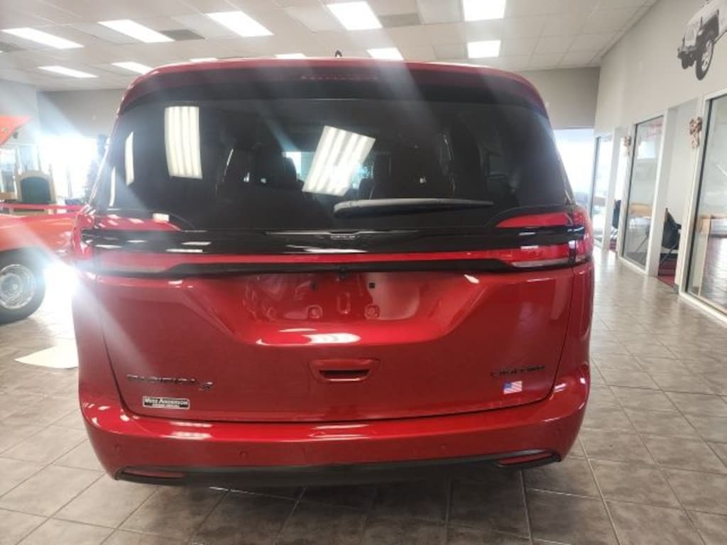 New 2026 Chrysler Pacifica LIMITED Passenger Van