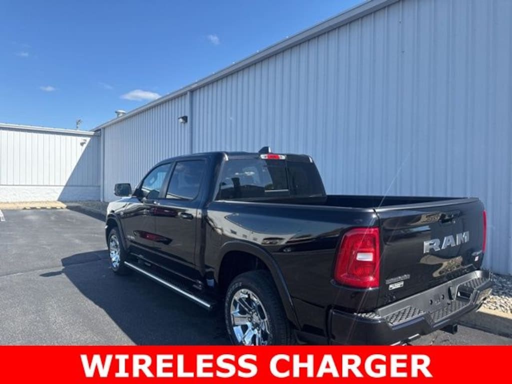 New 2026 Ram 1500 BIG HORN CREW CAB 4X4 5'7 BOX Pickup