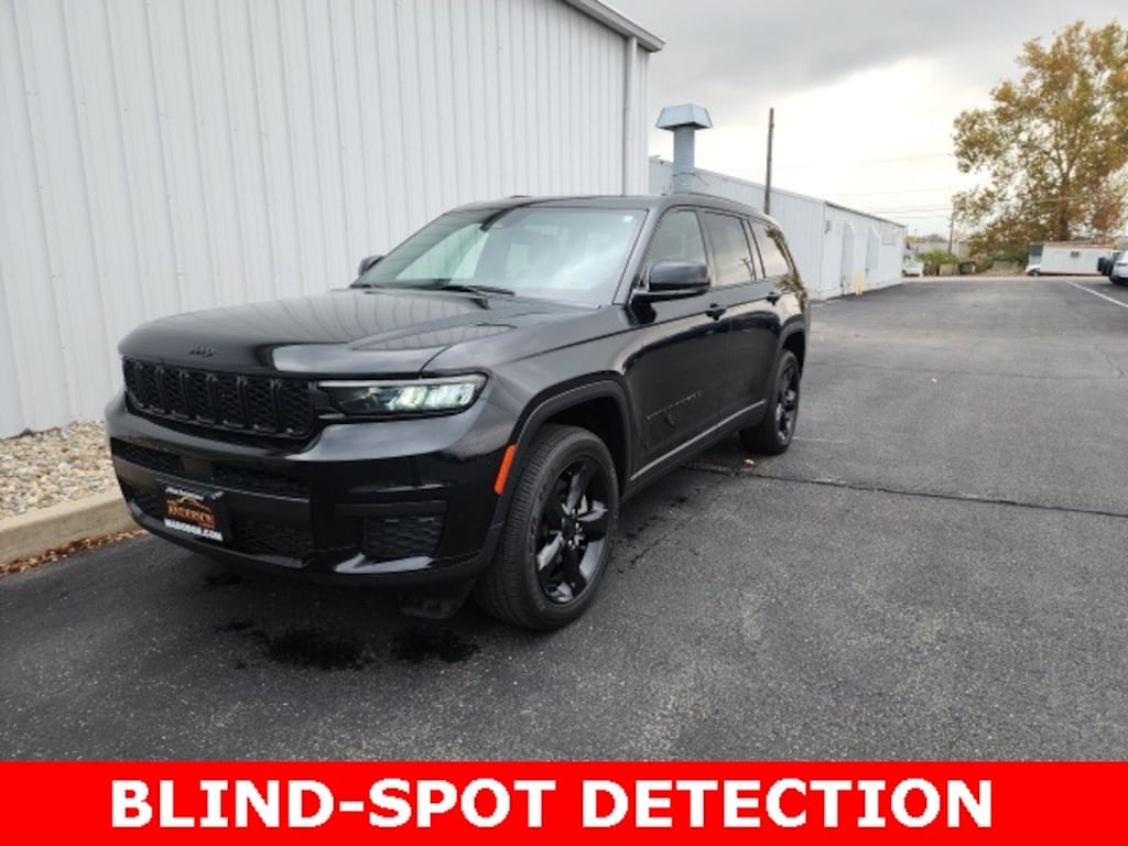 Used 2023 Jeep Grand Cherokee Altitude SUV