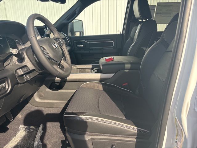2026 RAM 2500 Laramie - Photo 9