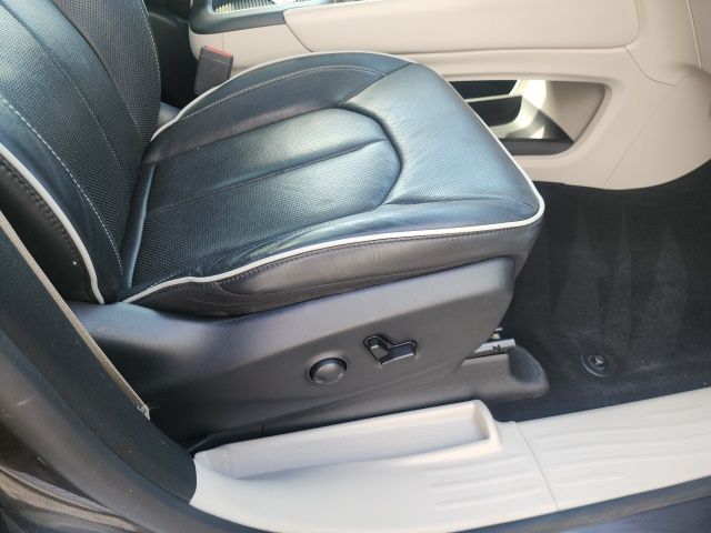 2023 Chrysler Pacifica Limited - Photo 16