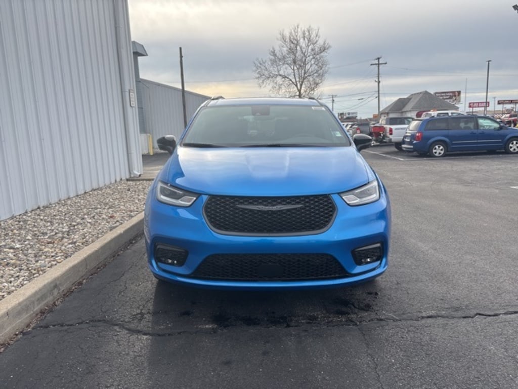 New 2026 Chrysler Pacifica SELECT Passenger Van