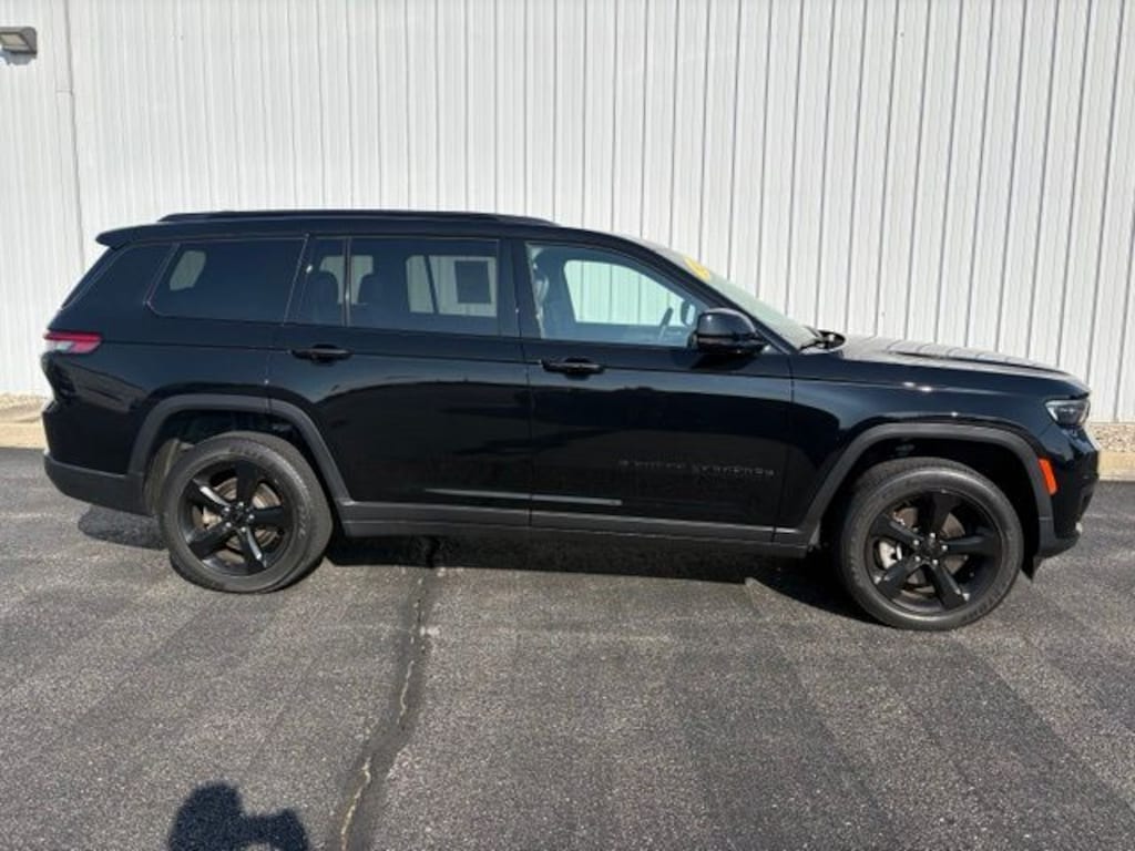 Used 2023 Jeep Grand Cherokee Altitude SUV