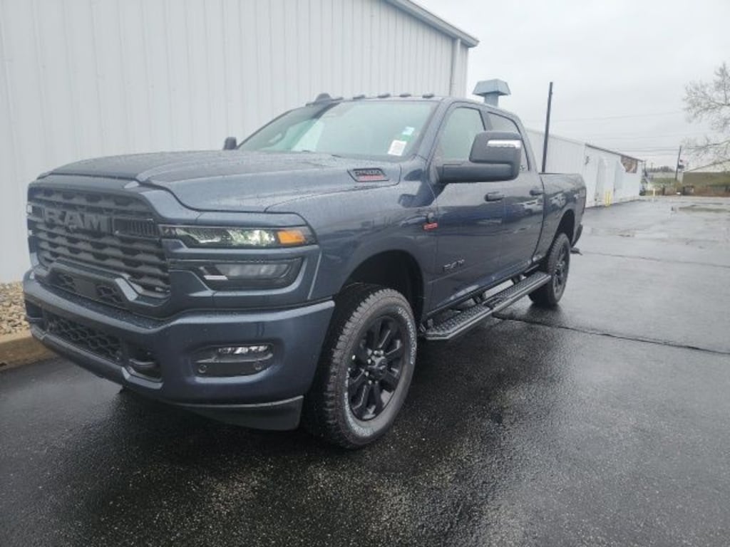 New 2026 Ram 2500 BIG HORN CREW CAB 4X4 6'4 BOX Pickup