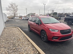 2026 Chrysler Pacifica SELECT Passenger Van