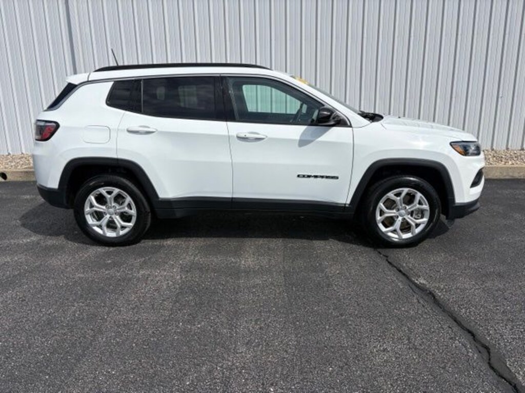 Used 2024 Jeep Compass Latitude SUV