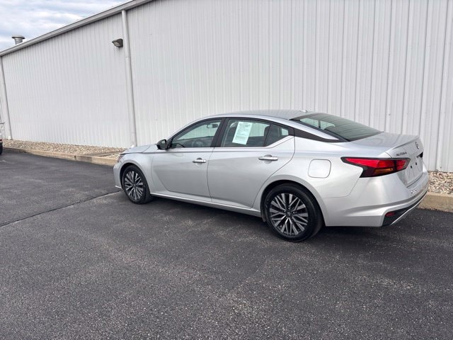Used 2024 Nissan Altima SV with VIN 1N4BL4DV5RN422784 for sale in Marion, IN