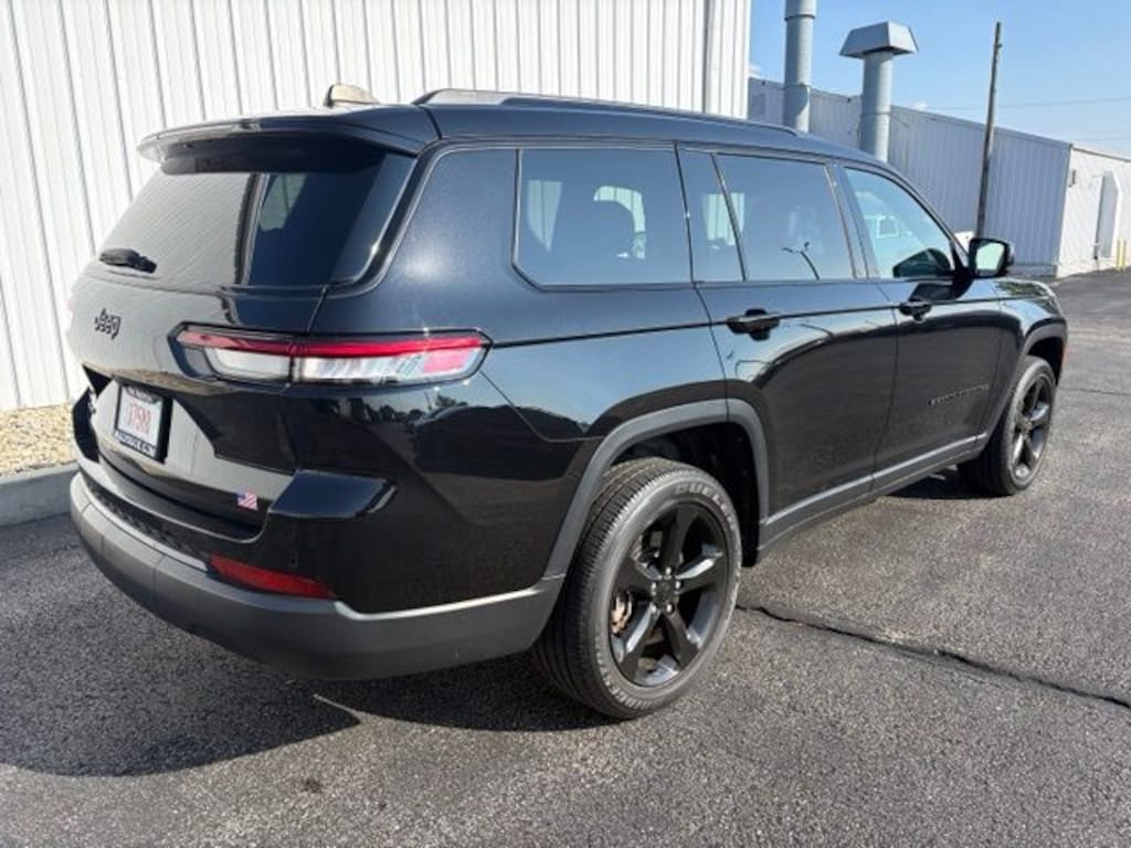 Used 2023 Jeep Grand Cherokee Altitude SUV
