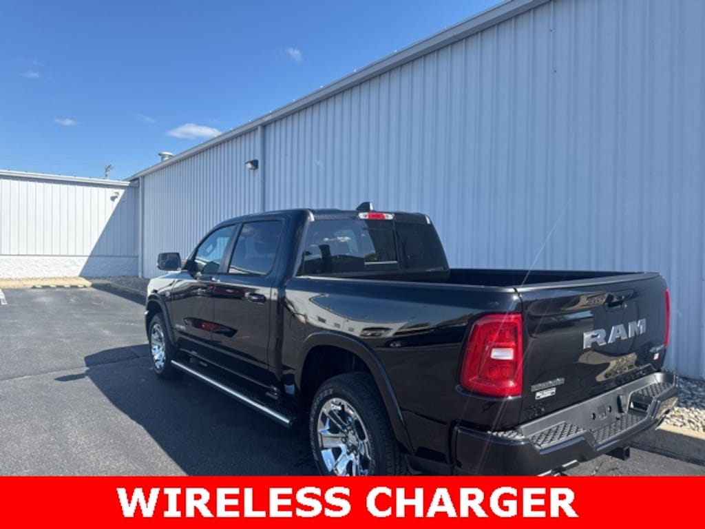 New 2026 Ram 1500 BIG HORN CREW CAB 4X4 5'7 BOX Pickup