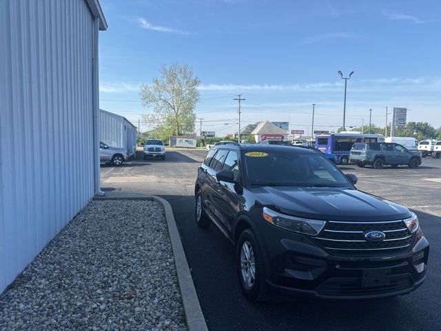 2021 Ford Explorer XLT 4WD's photo