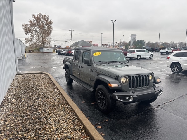 2023 Jeep Gladiator Truck 