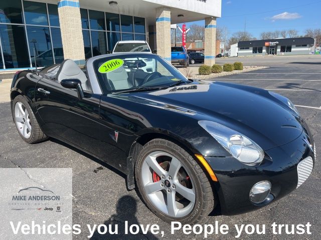 Mysterious (Black) 2006 Pontiac Solstice Roadster Convertible Rear-Wheel Drive 5-Speed Manual