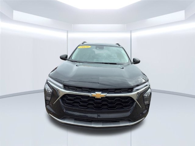 Used 2025 Chevrolet Trax LT SUV