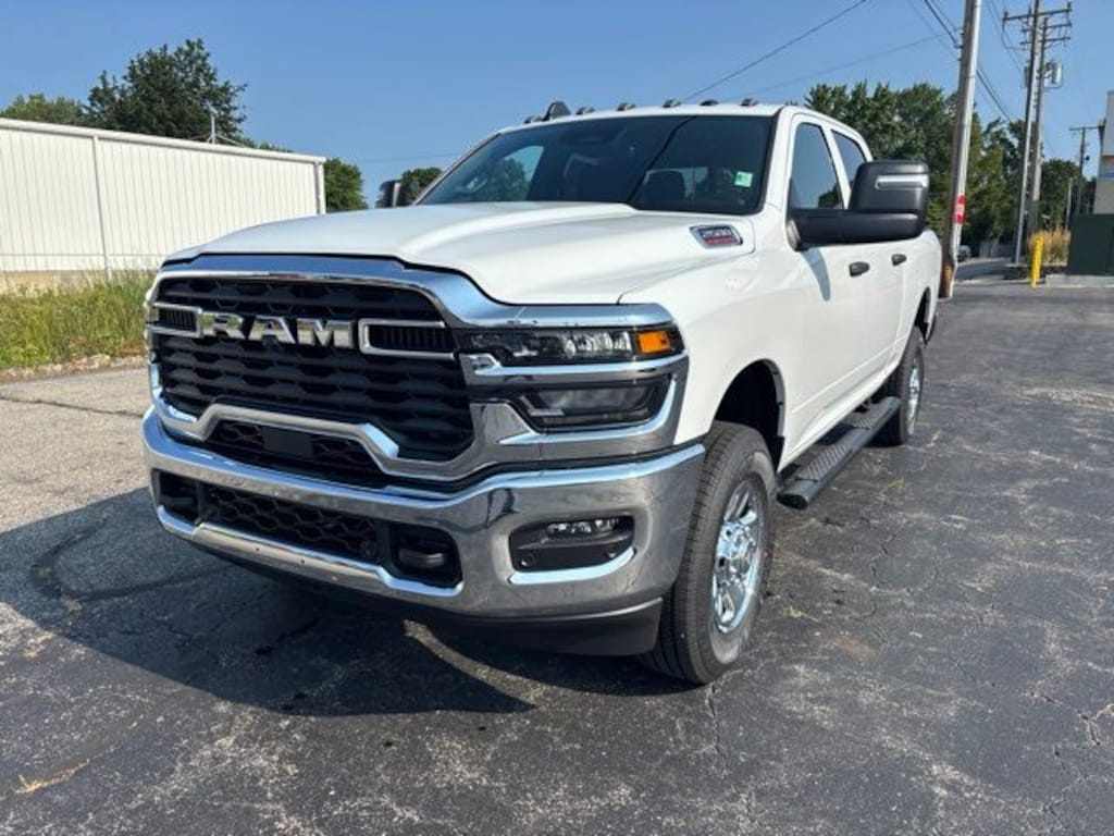 New 2026 Ram 2500 TRADESMAN CREW CAB 4X4 6'4 BOX Pickup