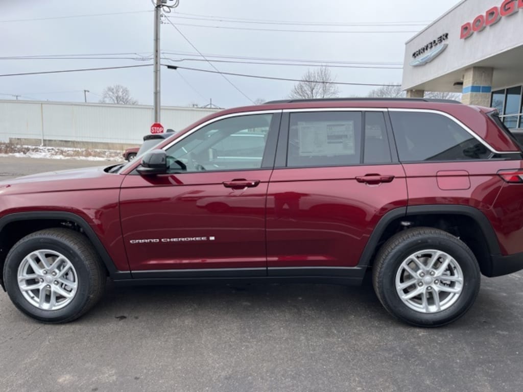 New 2026 Jeep Grand Cherokee LAREDO X 4X4 Sport Utility