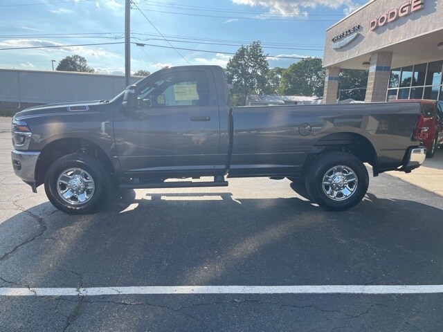 2026 Ram 2500 Tradesman photo 4