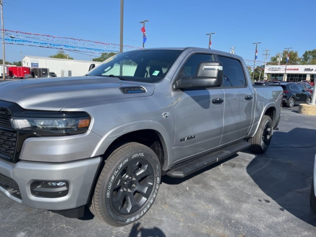 New 2026 Ram 1500 BIG HORN CREW CAB 4X4 5'7 BOX Pickup