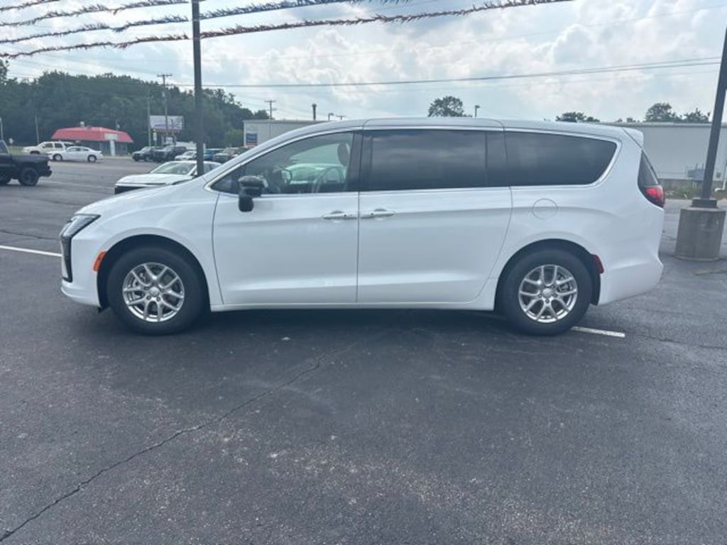 New 2027 Chrysler Pacifica SELECT Passenger Van