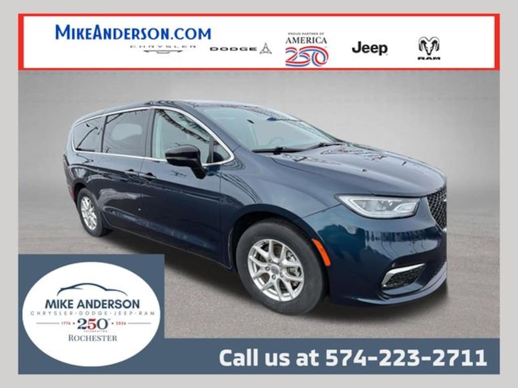 Used 2024 Chrysler Pacifica Touring L Minivan/Van