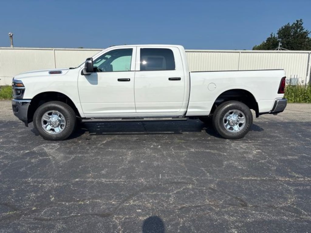 New 2026 Ram 2500 TRADESMAN CREW CAB 4X4 6'4 BOX Pickup