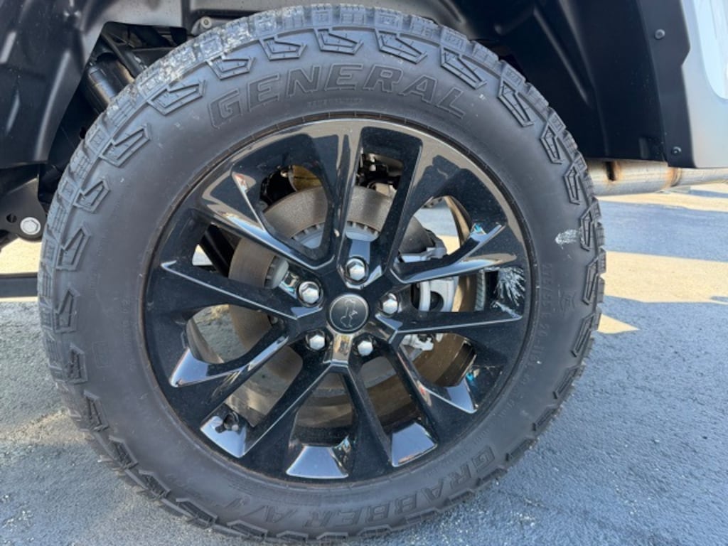 New 2025 Jeep Gladiator NIGHTHAWK 4X4 Pickup