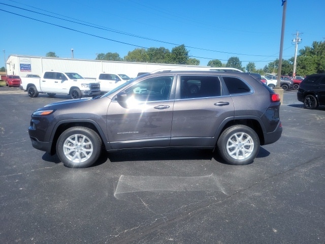 Used 2018 Jeep Cherokee Latitude Plus with VIN 1C4PJMLX2JD571821 for sale in Rochester, IN