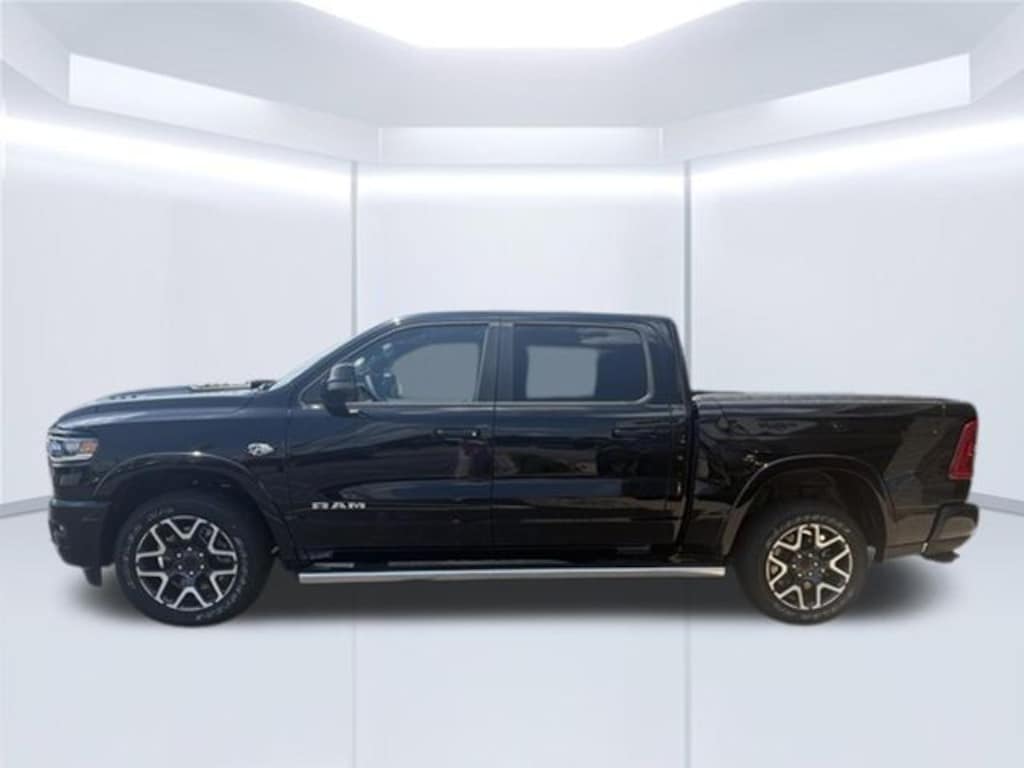 New 2026 Ram 1500 LARAMIE CREW CAB 4X4 5'7 BOX Pickup