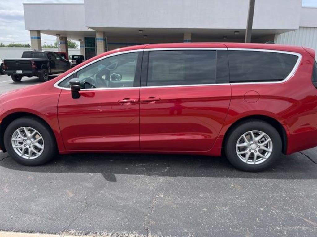 New 2027 Chrysler Pacifica SELECT Passenger Van