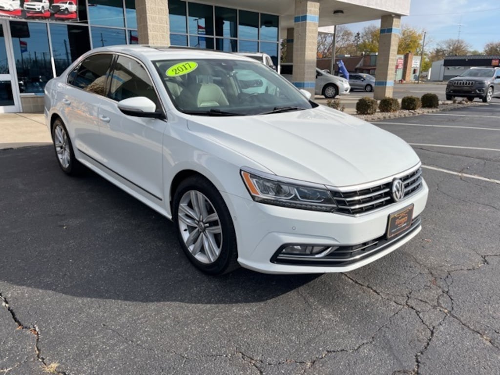 Used 2017 Volkswagen Passat V6 SEL Premium Sedan