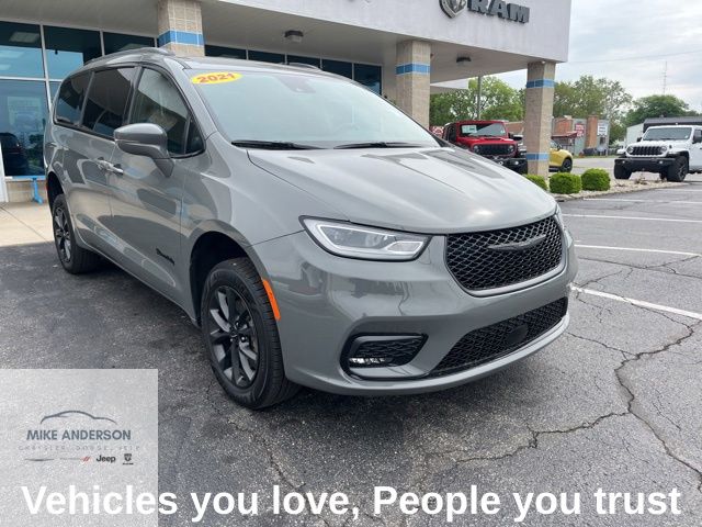 2021 Chrysler Pacifica Touring L's photo