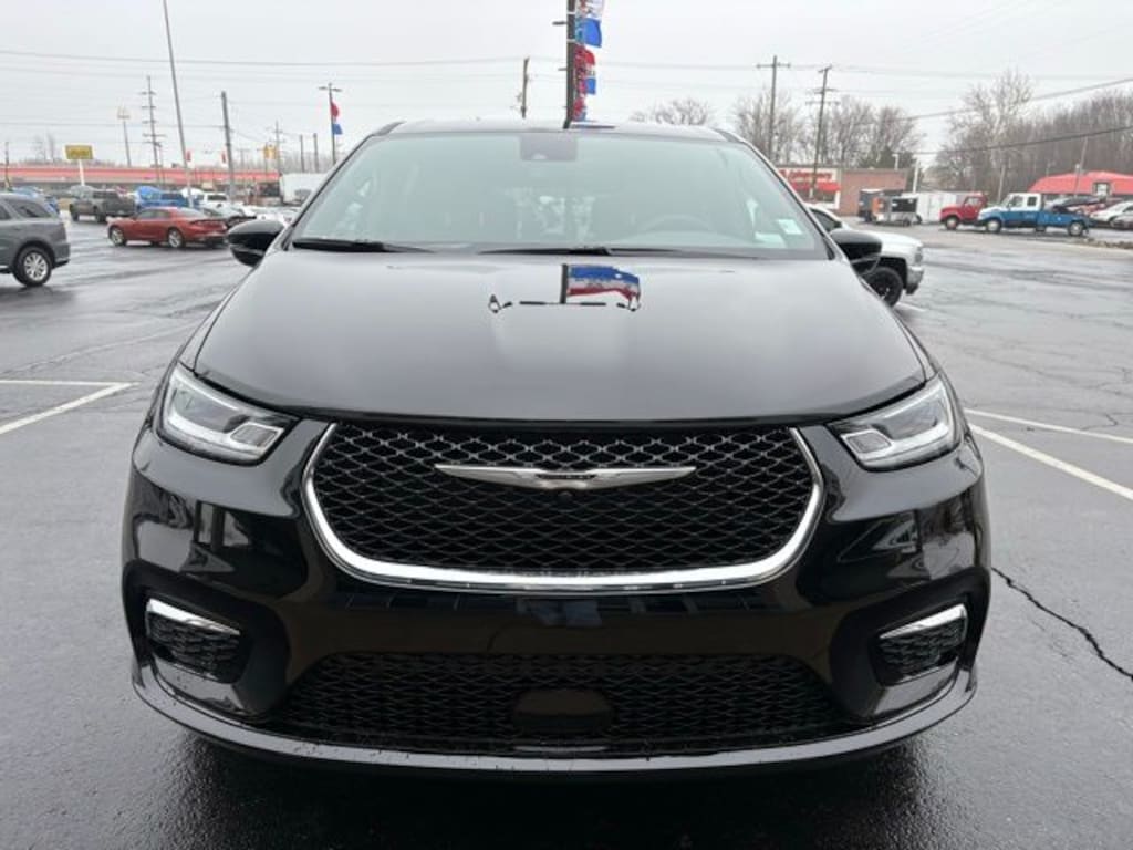 New 2026 Chrysler Pacifica SELECT Passenger Van