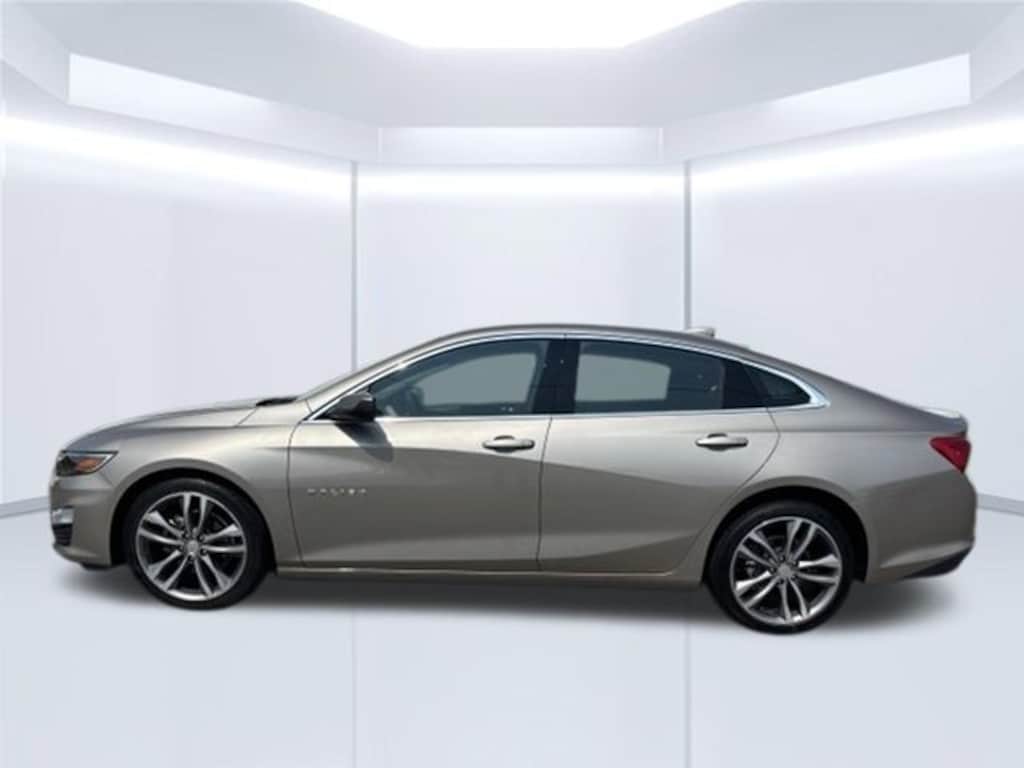 Used 2025 Chevrolet Malibu LT Sedan