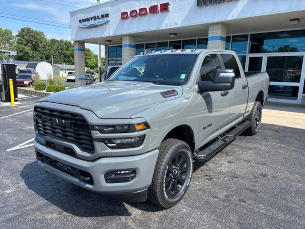 New 2026 Ram 2500 BIG HORN CREW CAB 4X4 6'4 BOX Pickup
