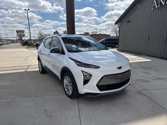 Used 2022 Chevrolet Bolt EUV LT with VIN 1G1FY6S09N4125543 for sale in Rochester, IN