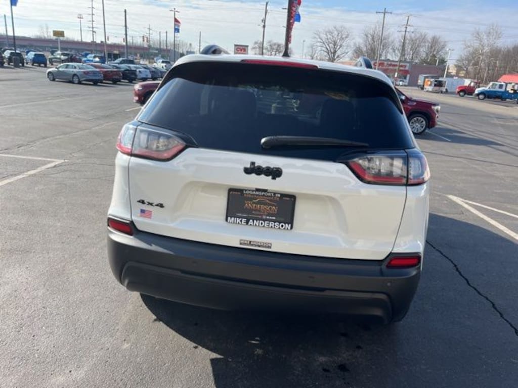 Used 2023 Jeep Cherokee Altitude SUV