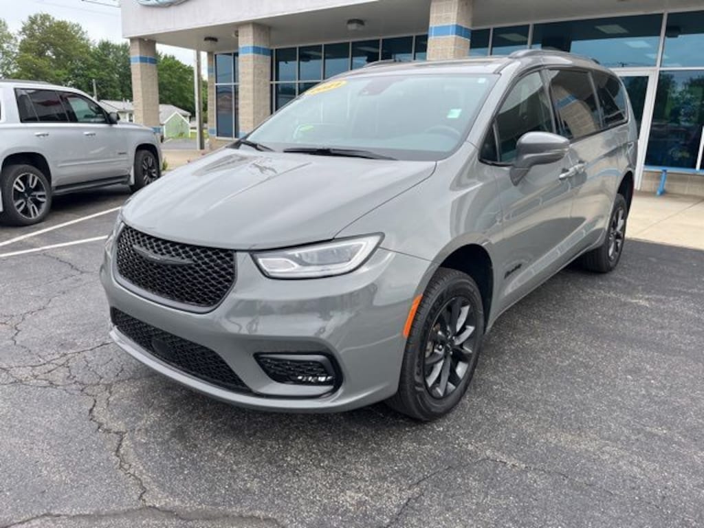 Used 2021 Chrysler Pacifica Touring L Braunabilty Minivan/Van