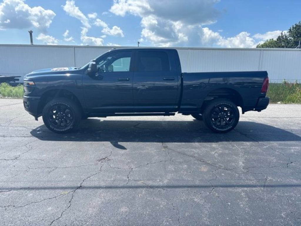 New 2026 Ram 2500 LARAMIE CREW CAB 4X4 6'4 BOX Pickup