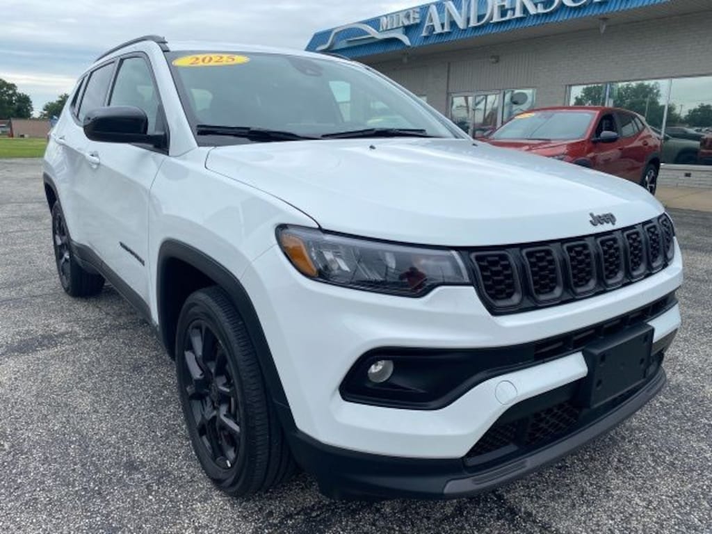 Used 2025 Jeep Compass Latitude SUV