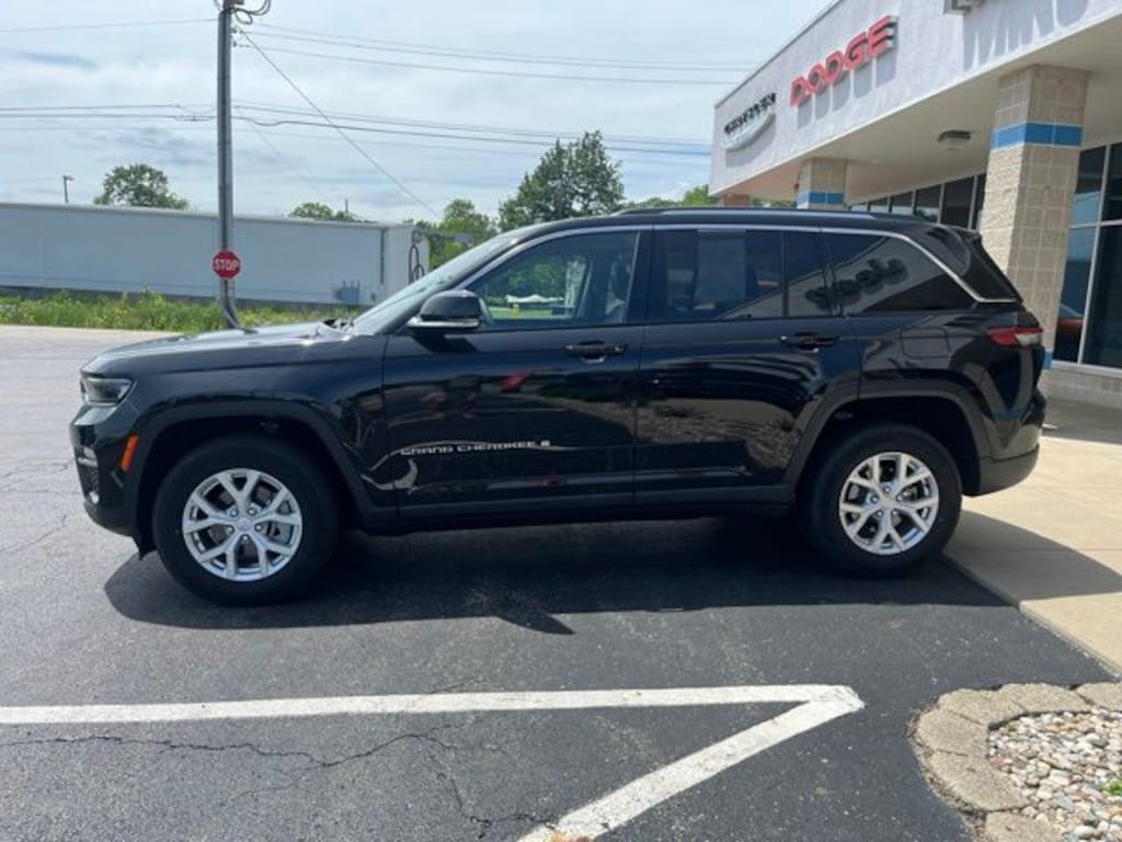Used 2023 Jeep Grand Cherokee Limited SUV