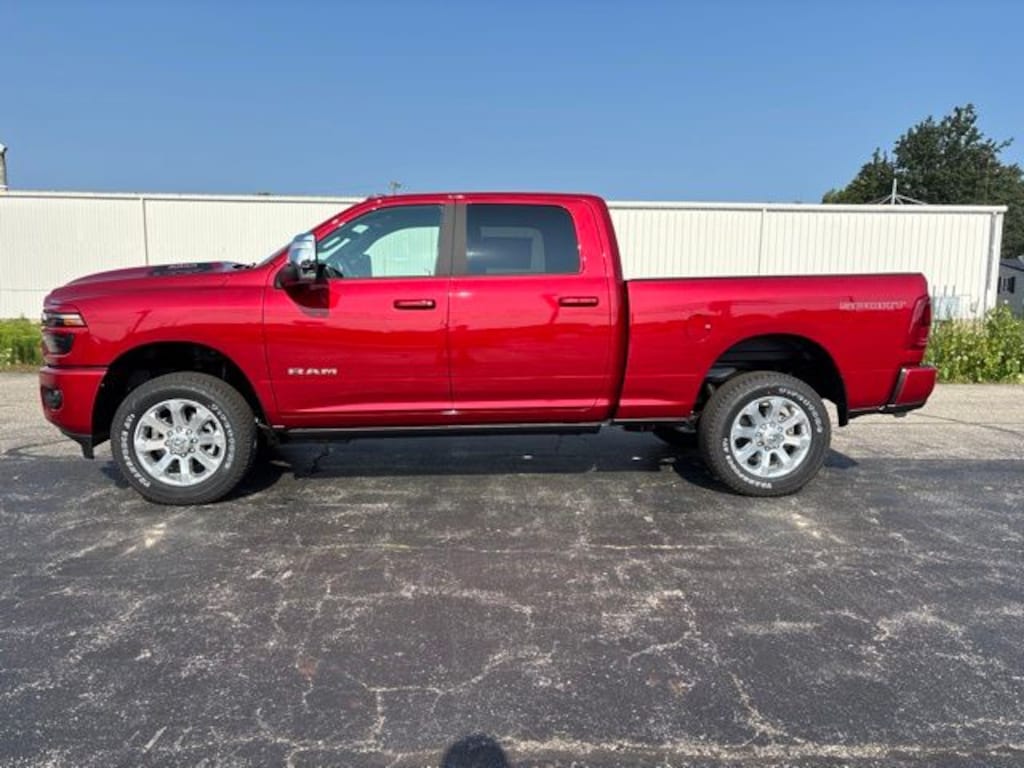New 2026 Ram 2500 LARAMIE CREW CAB 4X4 6'4 BOX Pickup