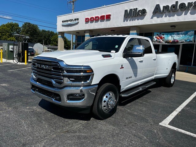2026 Ram 3500 Laramie photo 2