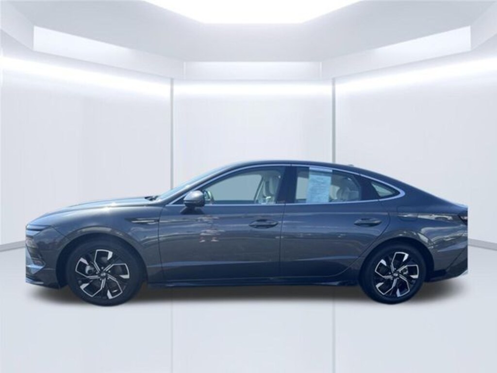 Used 2025 Hyundai Sonata SEL Sedan