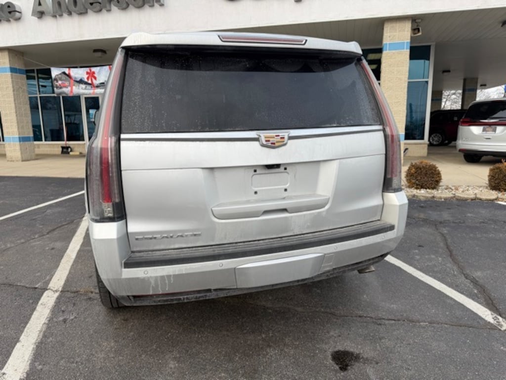 Used 2019 Cadillac Escalade Luxury SUV