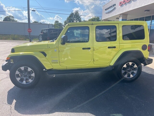 2022 Jeep Wrangler Unlimited Sahara photo 2