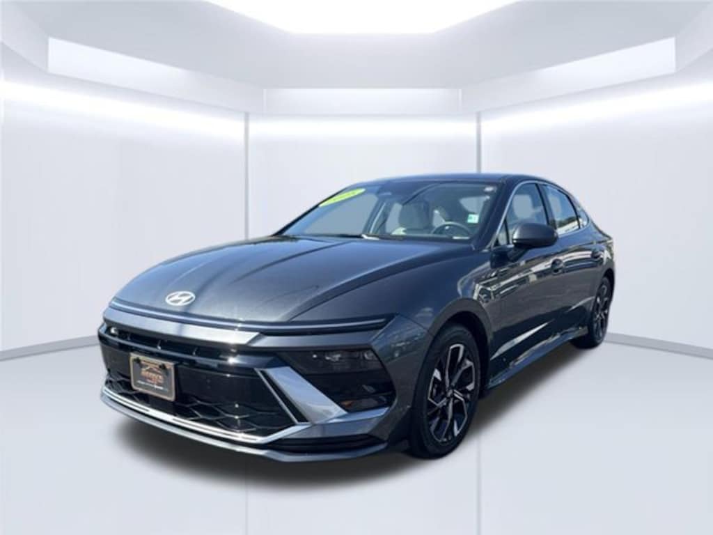 Used 2025 Hyundai Sonata SEL Sedan