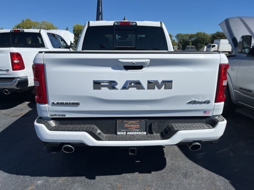 New 2025 Ram 1500 LARAMIE CREW CAB 4X4 5'7 BOX Pickup