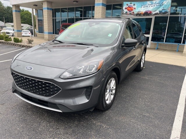 2022 Ford Escape SE photo 3